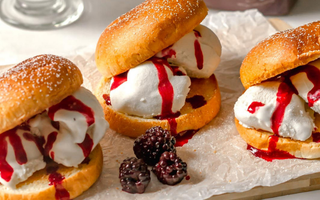 brioche burger buns ice cream sandwiches | bakerly