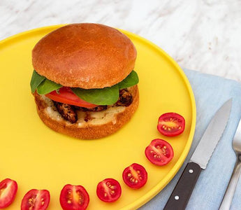 spicy chicken on brioche burger bun | bakerly