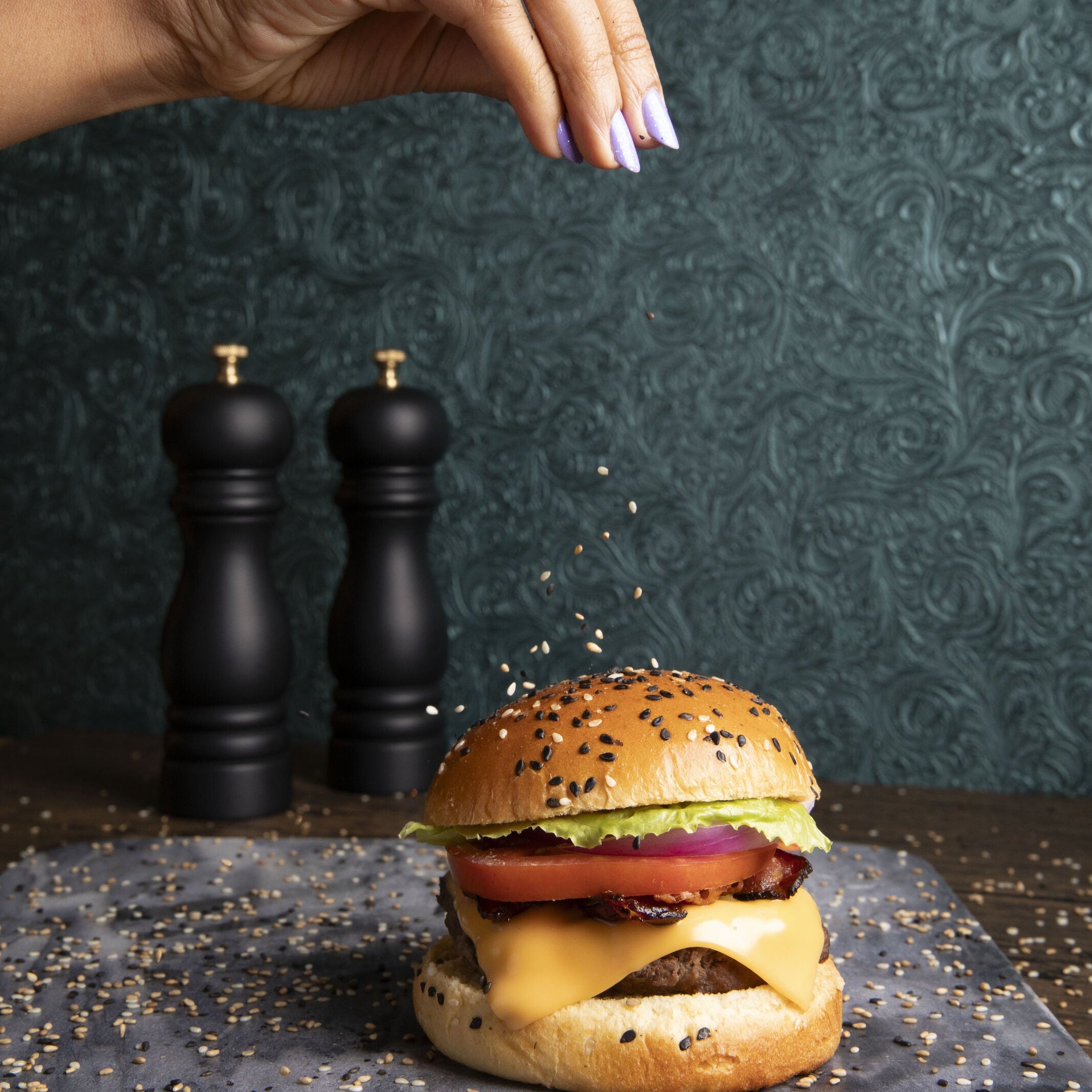 bakerly the brioche burger buns with tuxedo sesame seeds