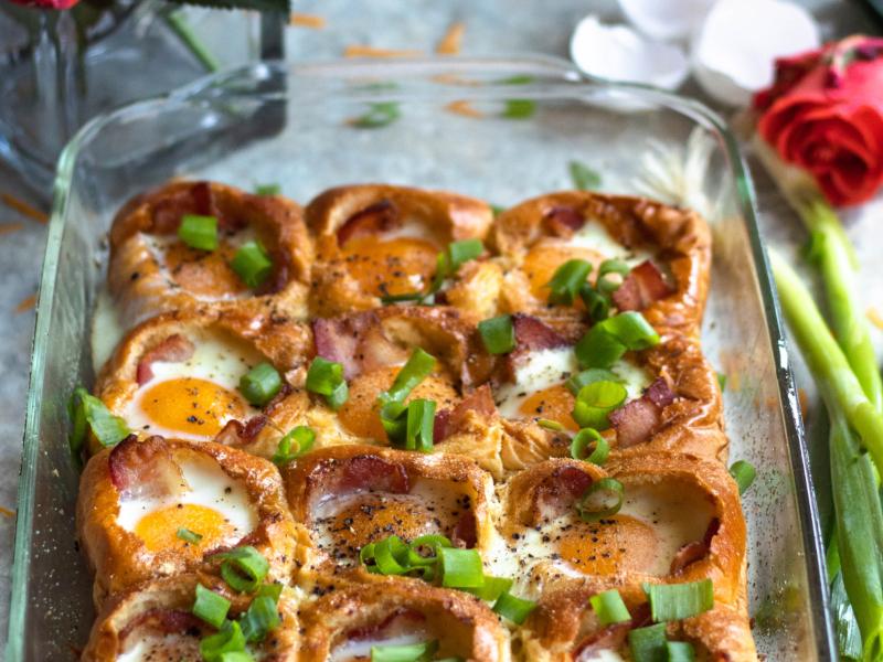 Egg in a hole bake with brioche dinner rolls by bakerly