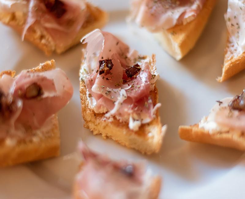 Soft brioche baguette prosciutto & goat cheese crostini recipe by bakerly