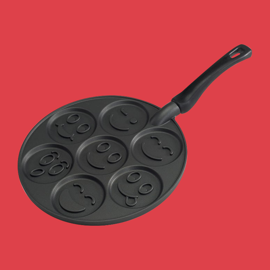 bakerly Smiley face pancake pan